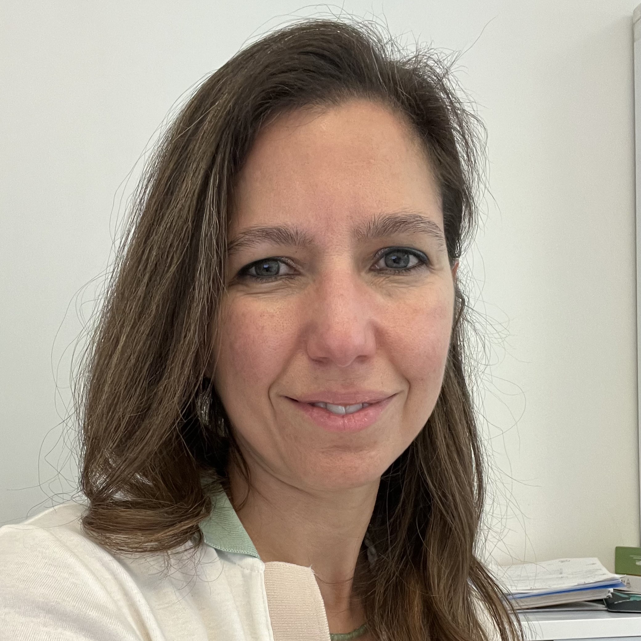 Doç. Dr. Zeynep ÇELEBİ SÖZENER